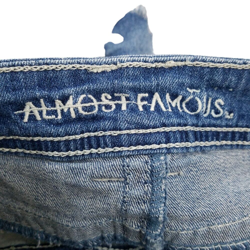 Almost Famous Womens Size 7 Blue Solid Jean Shorts - Picture 2 of 9
